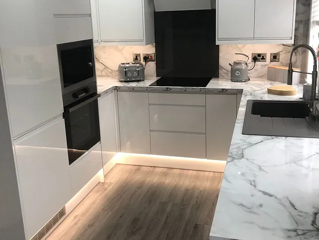 Kitchen with marble worktop